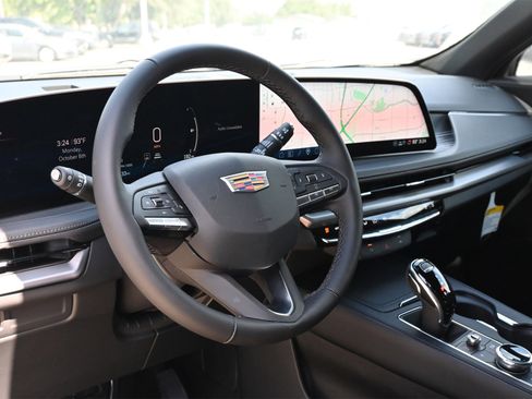 New 2025 Cadillac XT4 Premium Luxury image 17