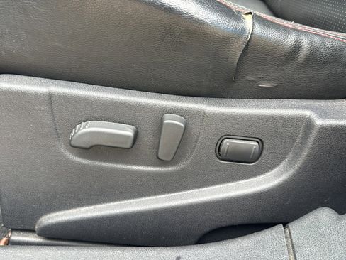 Used 2011 Nissan Rogue SV w/ SL Pkg image 13