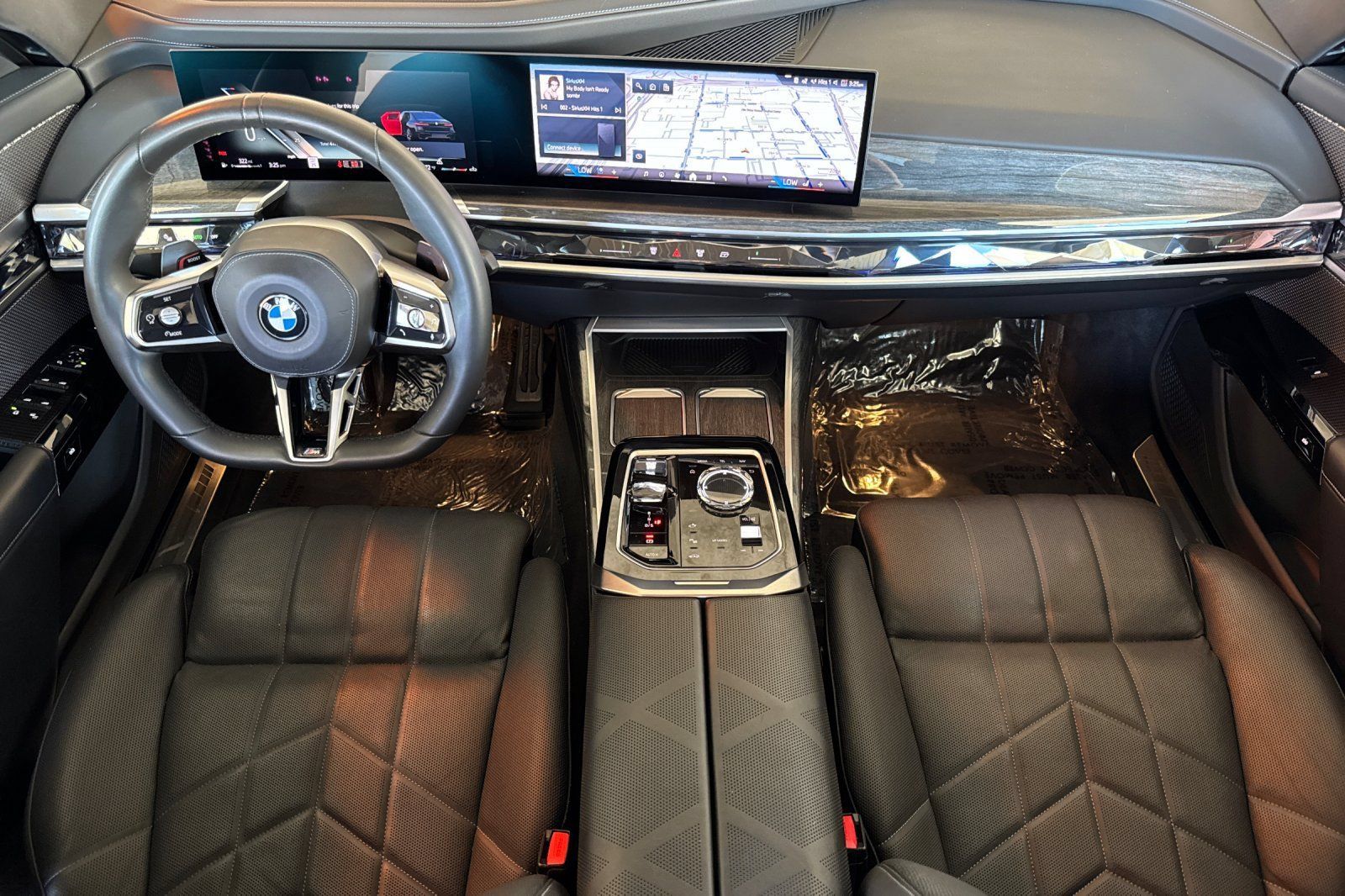 Used 2023 BMW 760i xDrive w/ Luxury Rear Seating Package AWD/4WD image 16