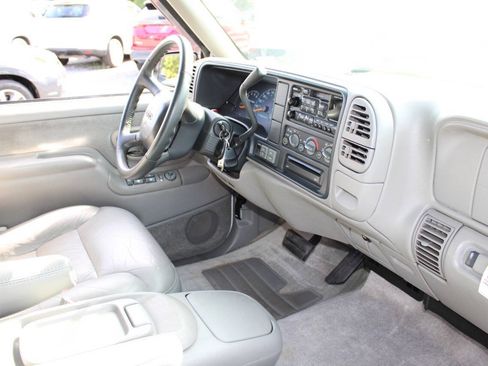 Used 1999 GMC Suburban 4WD w/ Marketing Opt Pkg 3 image 19