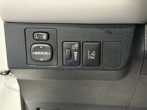 Used 2018 Toyota RAV4 XLE w/ Convenience Package AWD/4WD image 15