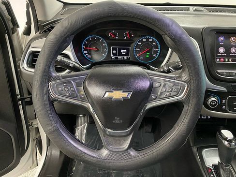 Used 2020 Chevrolet Equinox LS image 24