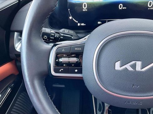 Certified 2024 Kia Carnival SX Prestige image 17