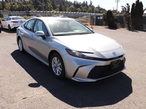 Used 2025 Toyota Camry LE FWD image 3