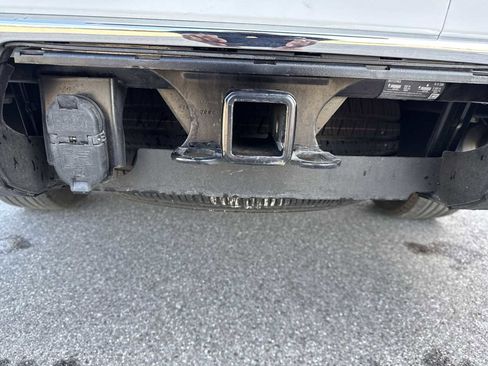 Used 2024 Chevrolet Suburban LT AWD/4WD image 43