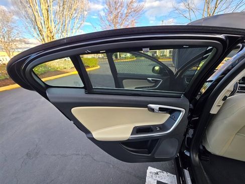 Used 2017 Volvo S60 T5 Inscription Platinum image 41