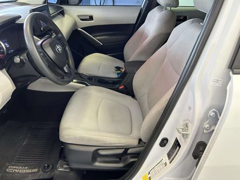 Used 2022 Toyota Corolla Cross L FWD image 14
