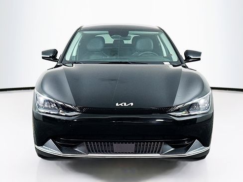 Used 2024 Kia EV6 Light image 2
