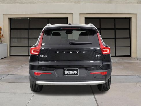 Certified 2025 Volvo XC40 B5 Plus image 5