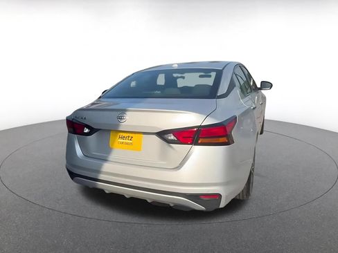 Used 2025 Nissan Altima 2.5 SV FWD image 13