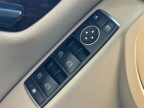Used 2014 Mercedes-Benz C 250 Sedan image 12