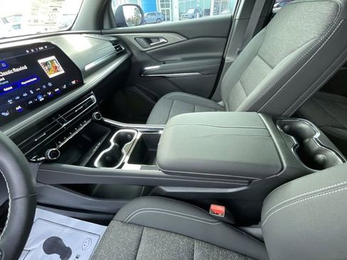 Used 2026 Chevrolet Traverse LT image 22