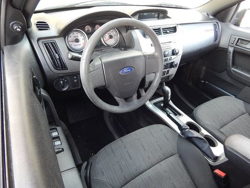 Used 2010 Ford Focus SE image 14