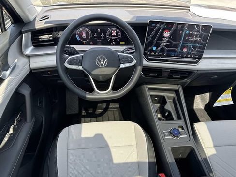 New 2026 Volkswagen Tiguan SE FWD image 7