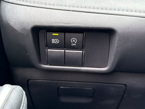 Used 2023 Toyota Highlander L FWD image 26