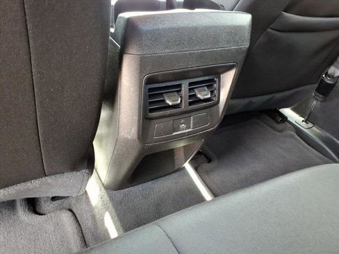 Used 2023 Chevrolet Colorado LT w/ LT Convenience Package RWD image 16