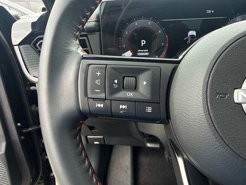 Used 2025 Nissan Kicks SR FWD image 29