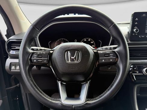 Used 2025 Honda Pilot EX-L image 13