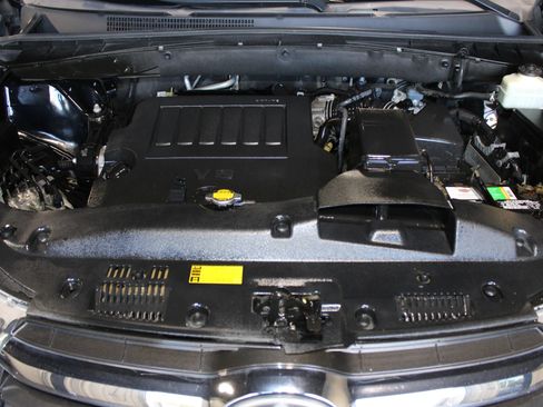 Used 2015 Toyota Highlander Limited Platinum FWD image 42