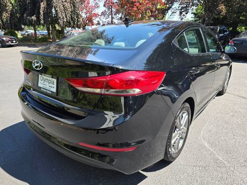 Used 2017 Hyundai Elantra SE FWD image 4