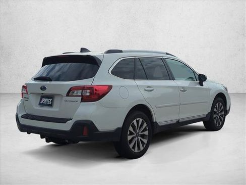 Used 2019 Subaru Outback 2.5i Touring AWD/4WD image 5