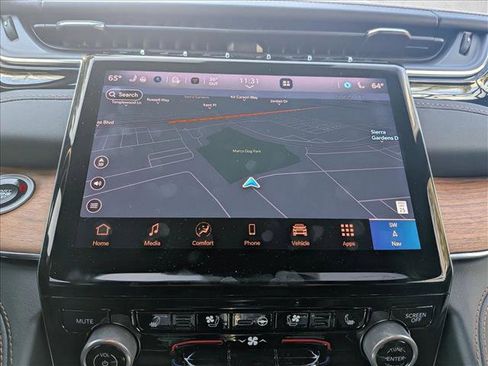 New 2025 Jeep Grand Cherokee Summit image 13