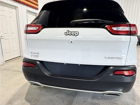 Used 2016 Jeep Cherokee Limited AWD/4WD image 5