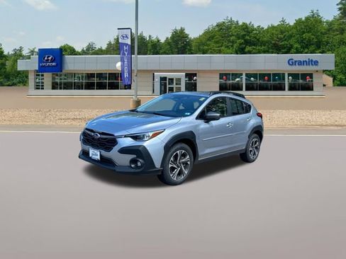 Used 2024 Subaru Crosstrek 2.0i Premium AWD/4WD image 3
