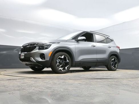 Used 2025 Kia Seltos S image 47