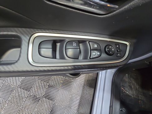 New 2025 Nissan Versa SR w/ Trunk Package image 14