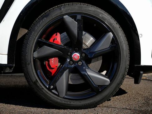 Used 2022 Jaguar F-PACE SVR image 12