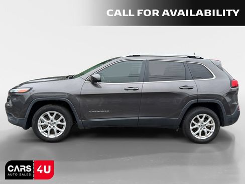 Used 2018 Jeep Cherokee Latitude Plus FWD image 4