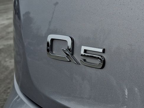 Certified 2025 Audi Q5 2.0T Premium Plus image 30