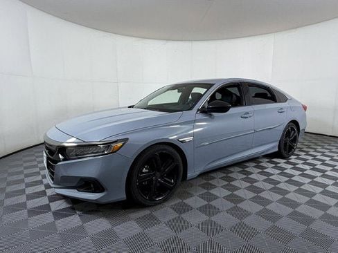 Used 2021 Honda Accord Sport image 2