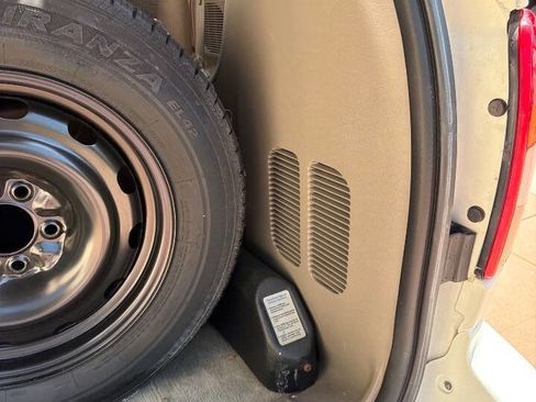 Used 2003 Chrysler Town & Country Limited image 23