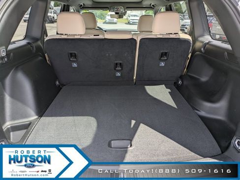 Used 2024 Jeep Grand Cherokee Limited w/ Luxury Tech Group II image 10