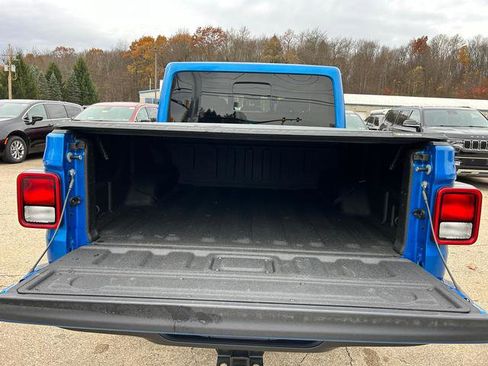 New 2025 Jeep Gladiator Sport image 19