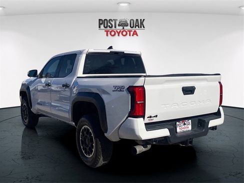 Used 2024 Toyota Tacoma TRD Off-Road image 5
