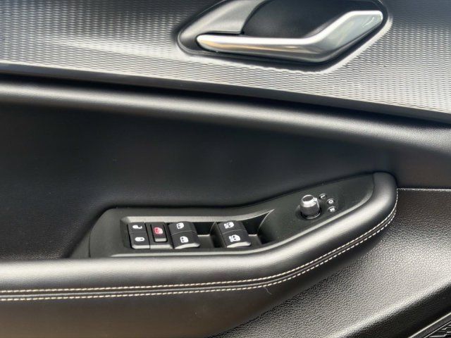 Used 2025 Jeep Grand Cherokee L Altitude RWD image 27