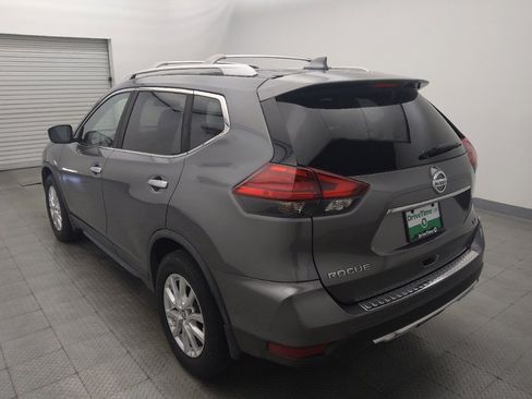 Used 2017 Nissan Rogue SV FWD image 5