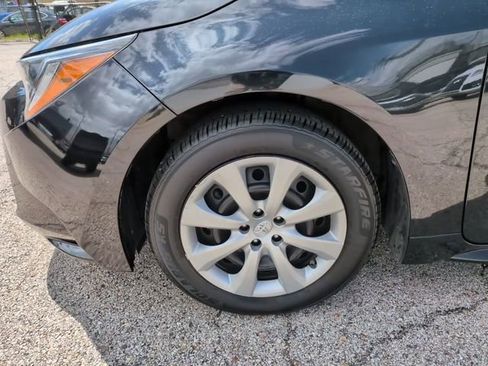 Used 2022 Toyota Corolla LE FWD image 9
