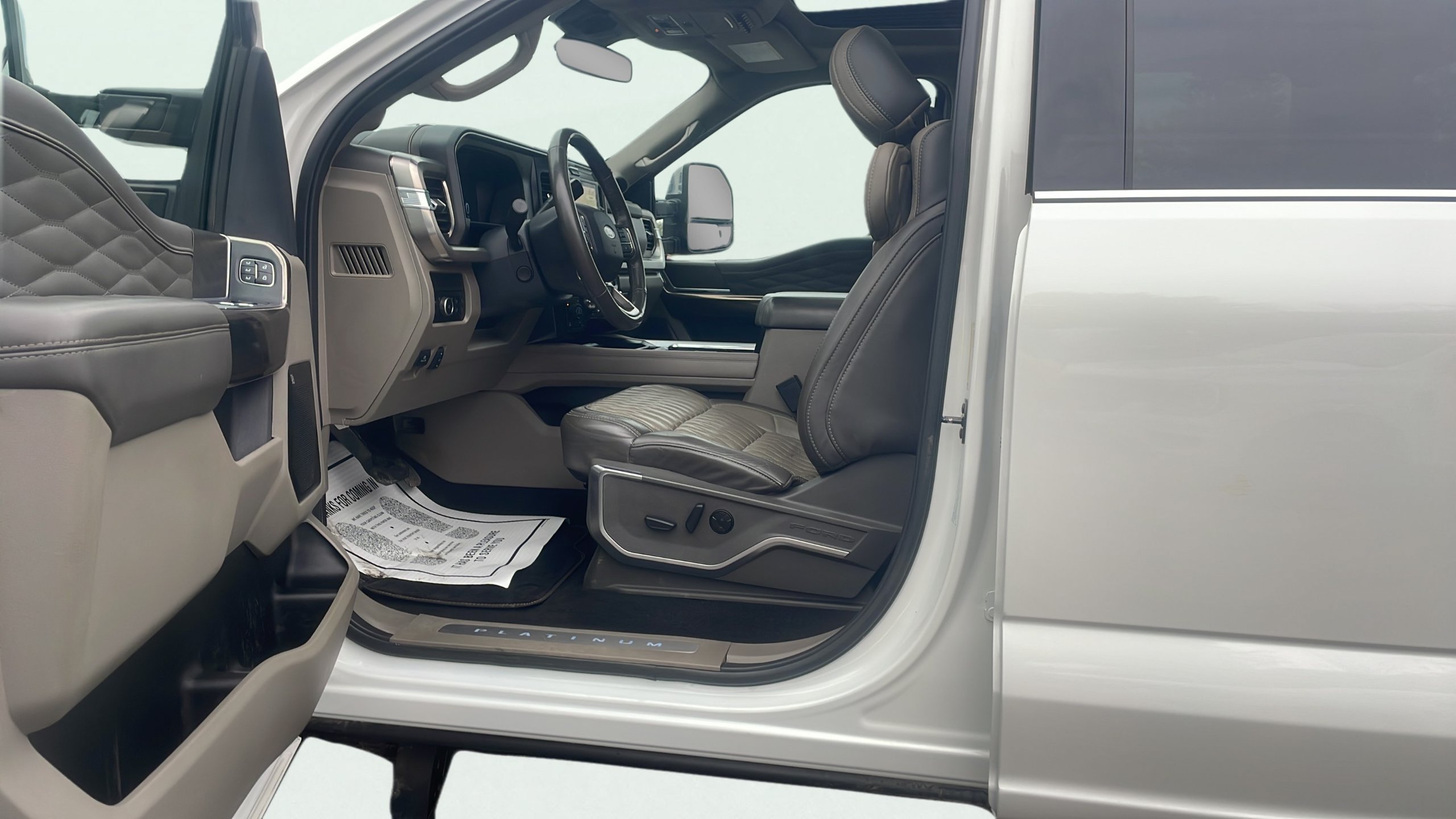 Used 2026 Ford F350 Platinum w/ Platinum Plus Package AWD/4WD image 11