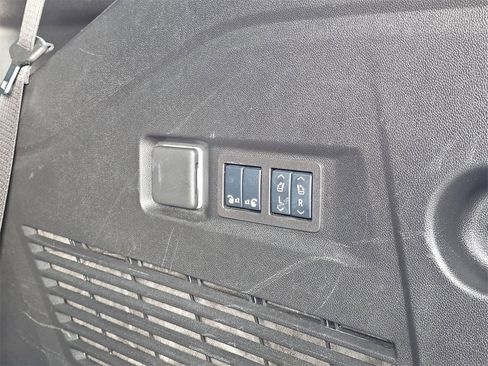 Used 2025 Chevrolet Tahoe Z71 w/ Comfort Package image 16