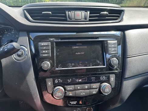 Used 2020 Nissan Rogue SV AWD/4WD image 14