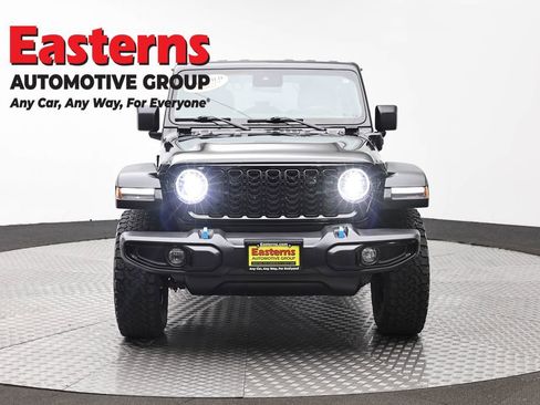 Used 2024 Jeep Wrangler Unlimited AWD/4WD image 2