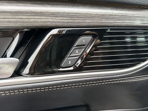 Used 2024 Jeep Wagoneer Series II AWD/4WD image 18