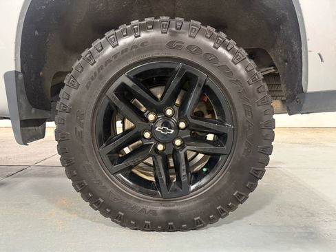 Used 2022 Chevrolet Silverado 1500 LT Trail Boss w/ Bed Protection Package AWD/4WD image 9