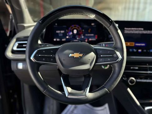 Used 2025 Chevrolet Traverse High Country w/ LPO, Floor Liner Package AWD/4WD image 22