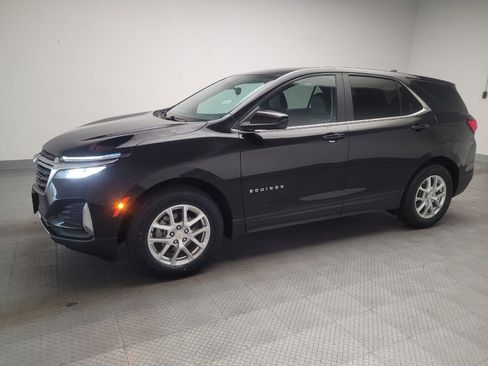 Used 2023 Chevrolet Equinox LT w/ Driver Convenience Package image 2