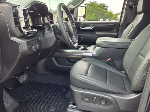 Certified 2026 Chevrolet Silverado 2500 LTZ w/ LTZ Plus Package AWD/4WD image 9